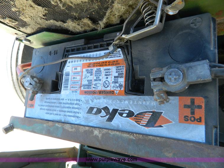 image for item D8695 1979 John Deere 950 tractor