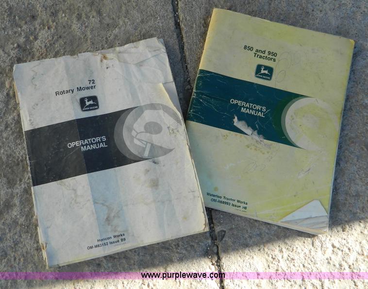 image for item D8695 1979 John Deere 950 tractor