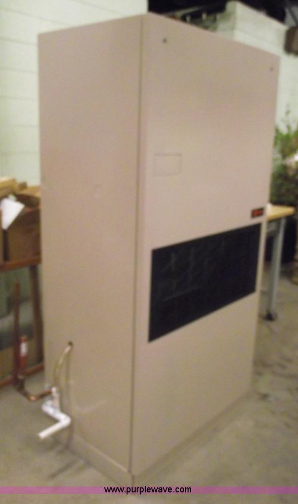 image for item E9517 Trane  stand alone cooling unit