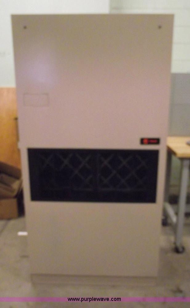 image for item E9517 Trane  stand alone cooling unit