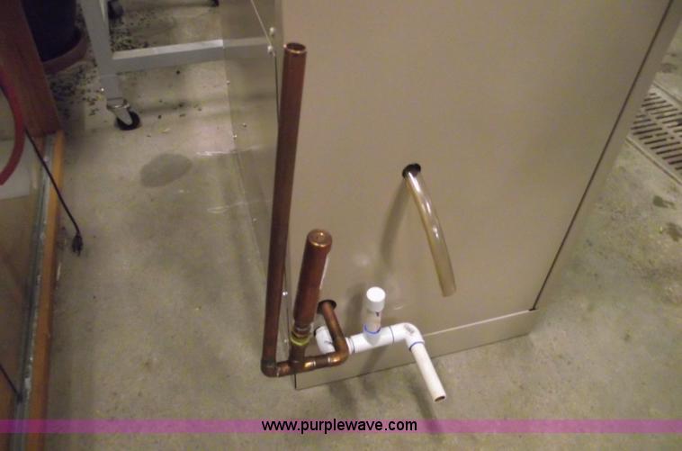 image for item E9517 Trane  stand alone cooling unit