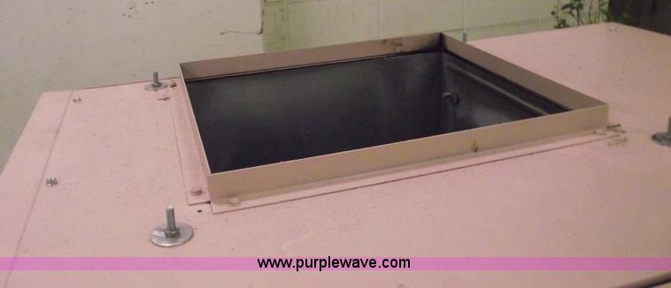 image for item E9517 Trane  stand alone cooling unit