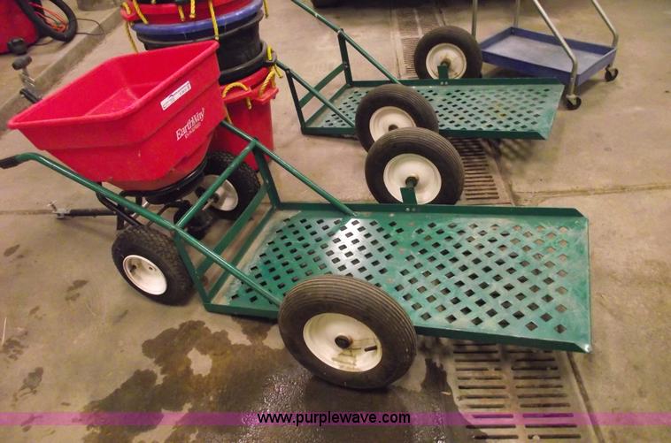 image for item E9518 Assorted outdoor supplies