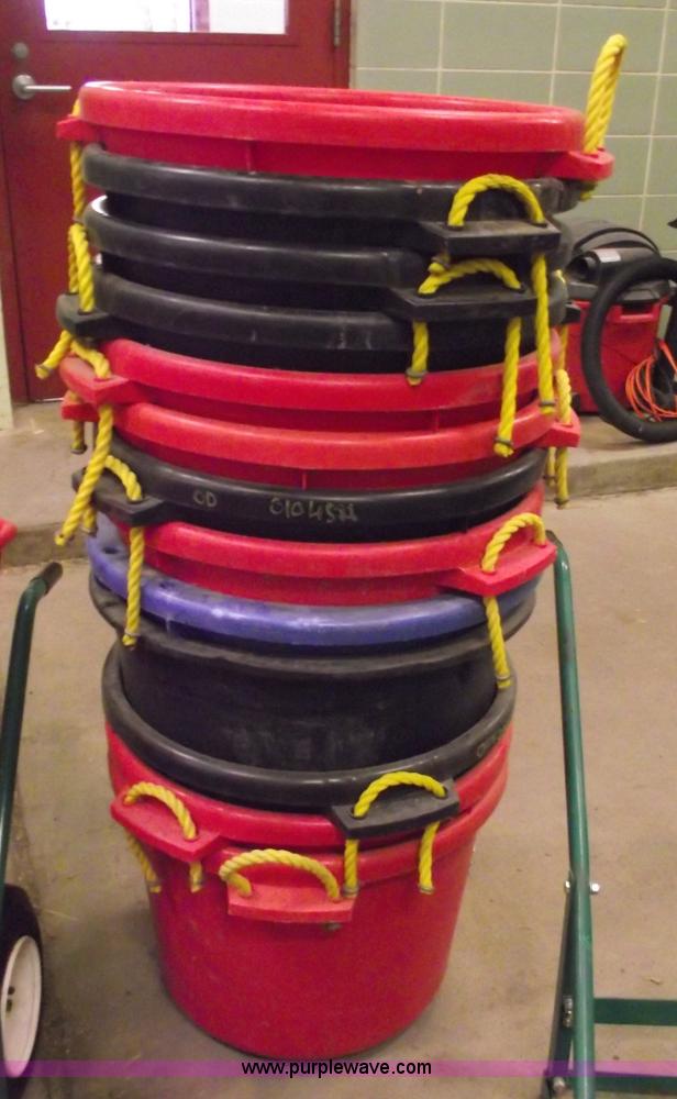 image for item E9518 Assorted outdoor supplies