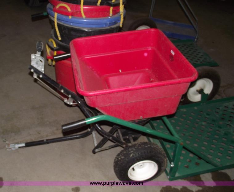 image for item E9518 Assorted outdoor supplies