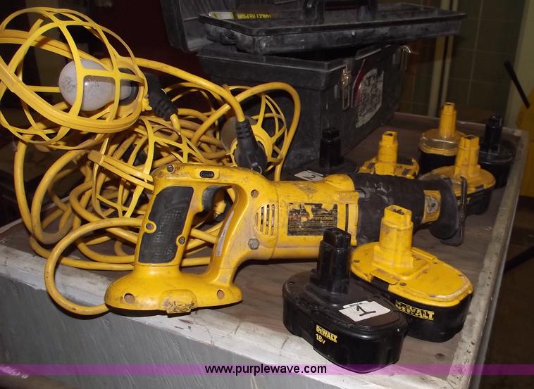 image for item E9520 Assorted shop equipment