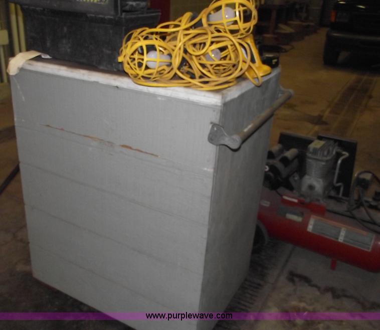 image for item E9520 Assorted shop equipment