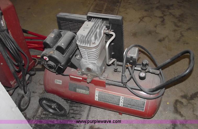 image for item E9520 Assorted shop equipment