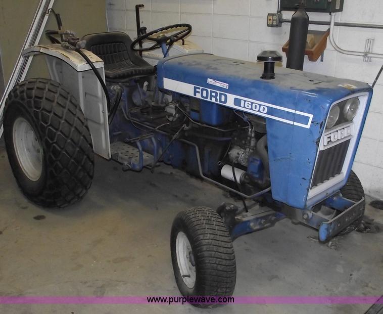 image for item E9521 Ford 1600  tractor