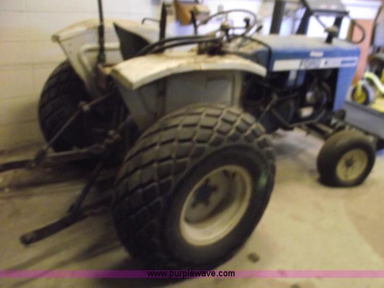 image for item E9521 Ford 1600  tractor