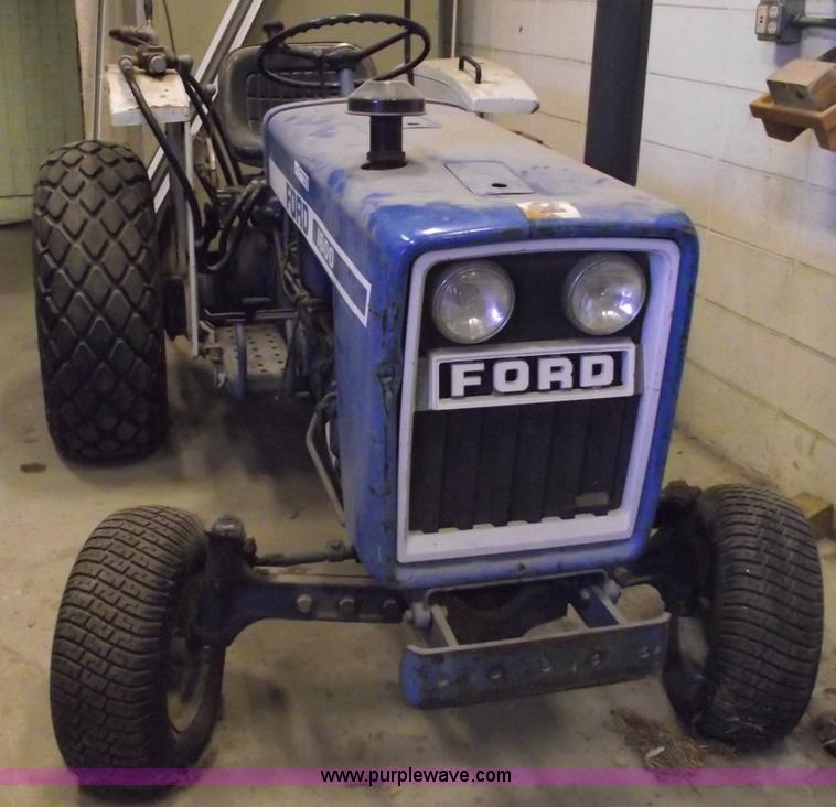 image for item E9521 Ford 1600  tractor