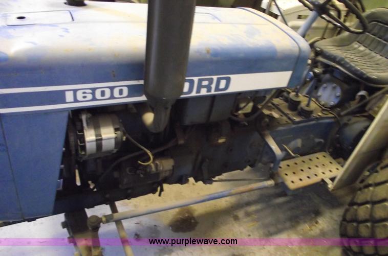 image for item E9521 Ford 1600  tractor