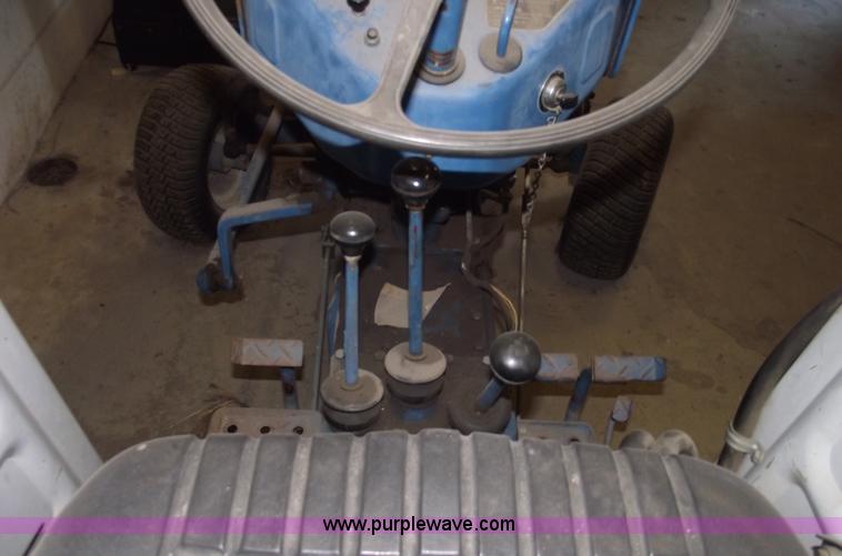 image for item E9521 Ford 1600  tractor