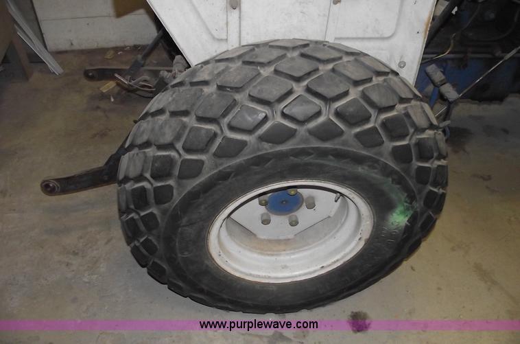 image for item E9521 Ford 1600  tractor