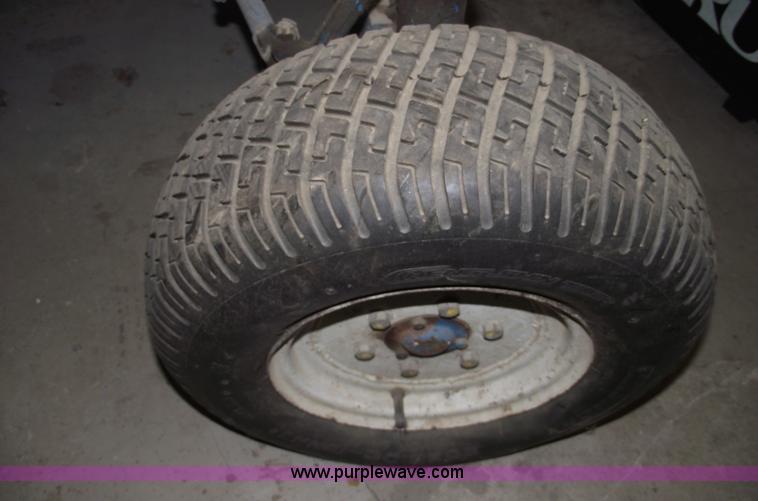 image for item E9521 Ford 1600  tractor