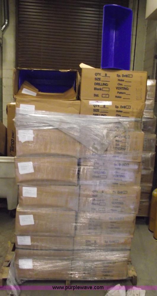 image for item E9522 (424) Tapco elevator buckets