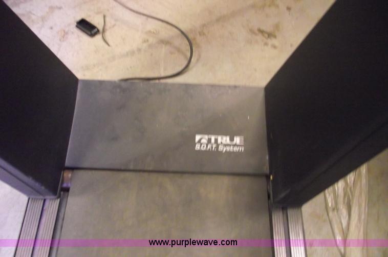 image for item E9525 True 700  treadmill
