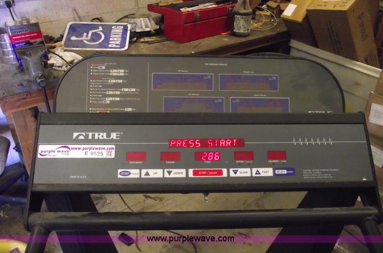 image for item E9525 True 700  treadmill