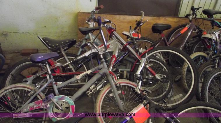 image for item E9532 (14) Assorted bicycles