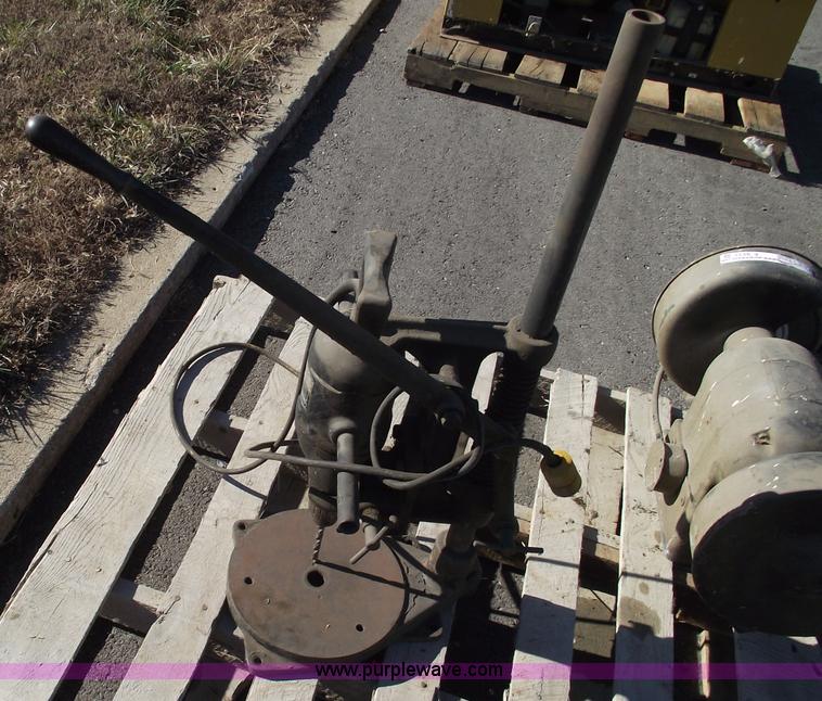 image for item E9537 Black and Decker bench grinder and drill press