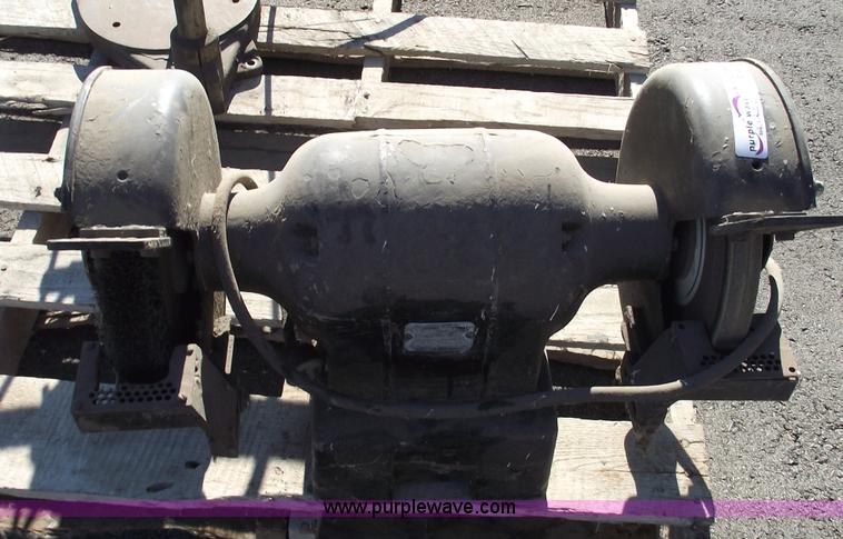 image for item E9537 Black and Decker bench grinder and drill press