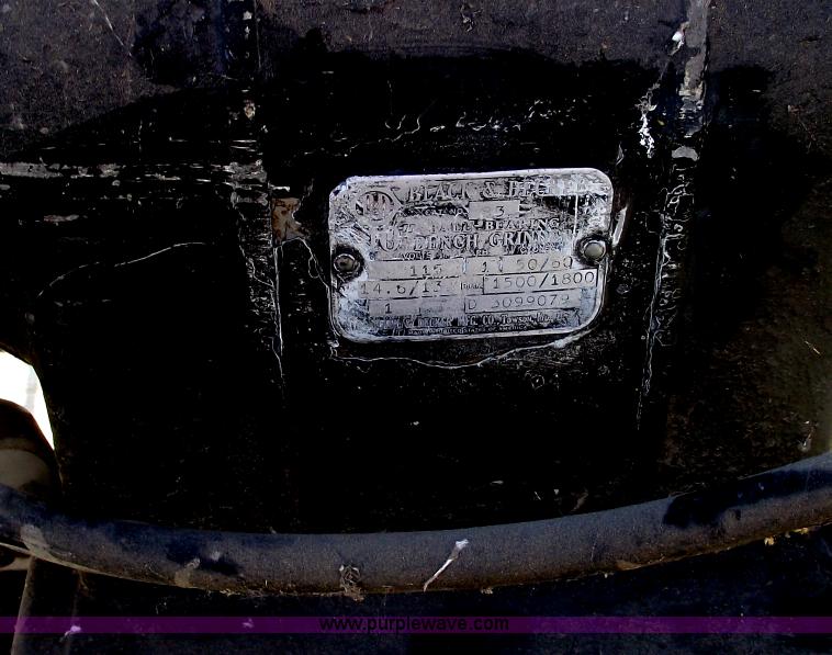 image for item E9537 Black and Decker bench grinder and drill press