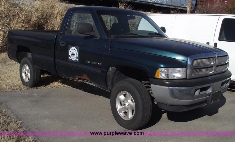 image for item E9541 1998 Dodge 1500 Laramie SLT 4x4 pickup truck