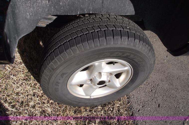 image for item E9541 1998 Dodge 1500 Laramie SLT 4x4 pickup truck