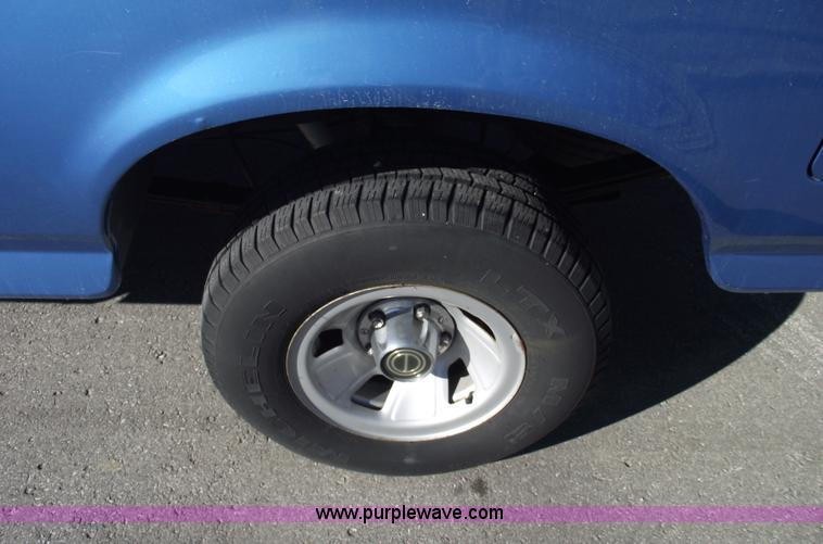 image for item E9542 1995 Ford F150 Eddie Bauer/XL