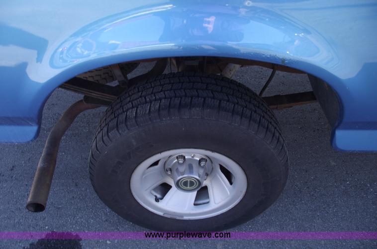 image for item E9542 1995 Ford F150 Eddie Bauer/XL