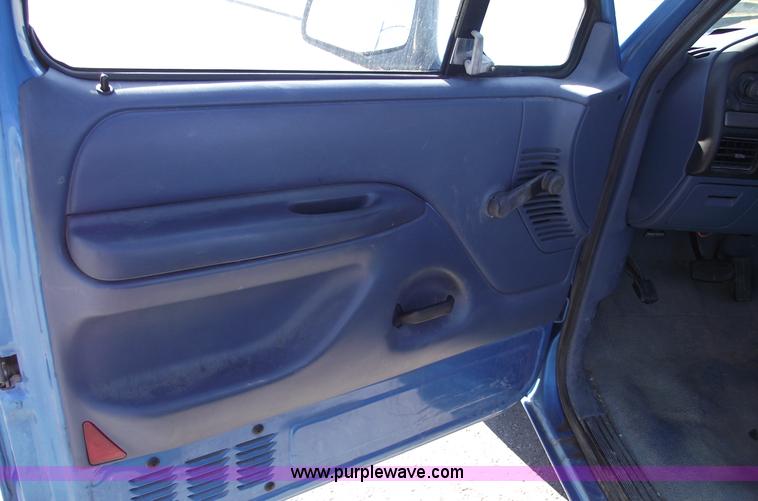 image for item E9542 1995 Ford F150 Eddie Bauer/XL