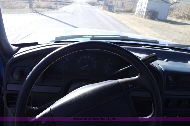 image for item E9542 1995 Ford F150 Eddie Bauer/XL