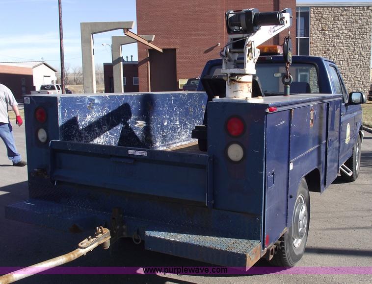 image for item E9543 1995 Ford F250 XL/XLT  service truck