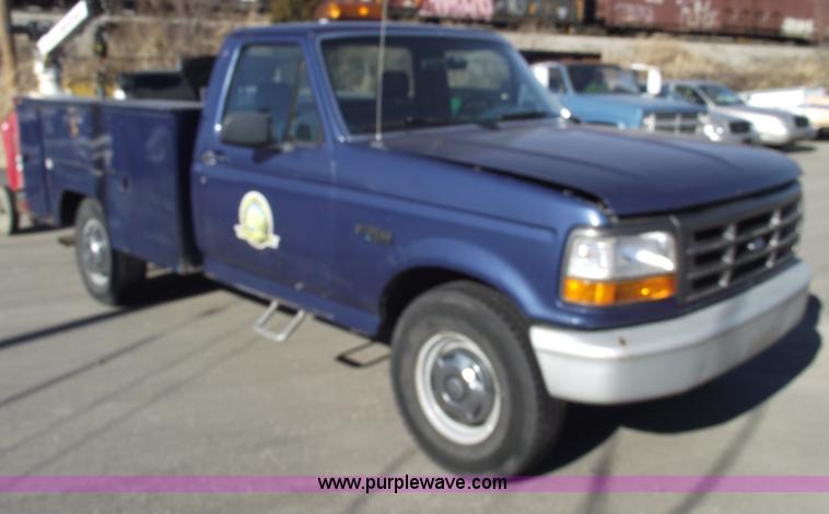 image for item E9543 1995 Ford F250 XL/XLT  service truck