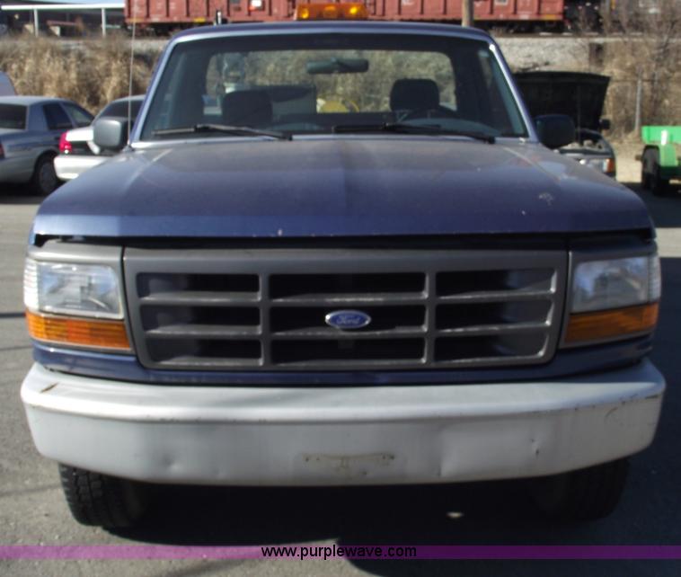 image for item E9543 1995 Ford F250 XL/XLT  service truck
