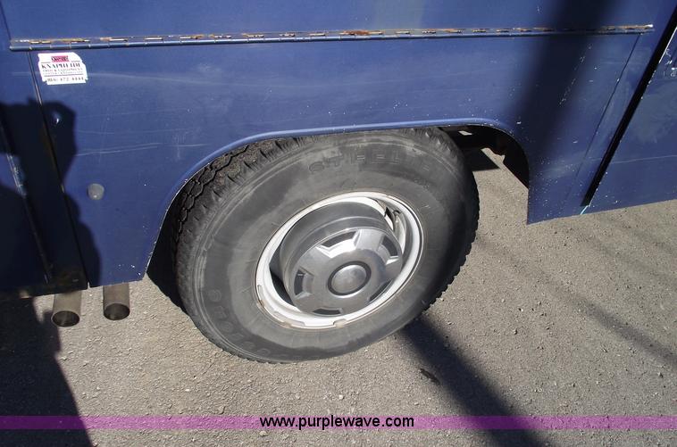 image for item E9543 1995 Ford F250 XL/XLT  service truck