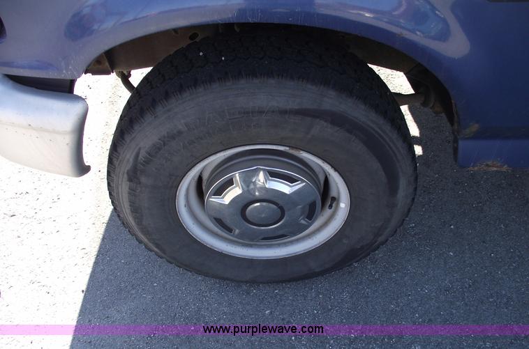 image for item E9543 1995 Ford F250 XL/XLT  service truck