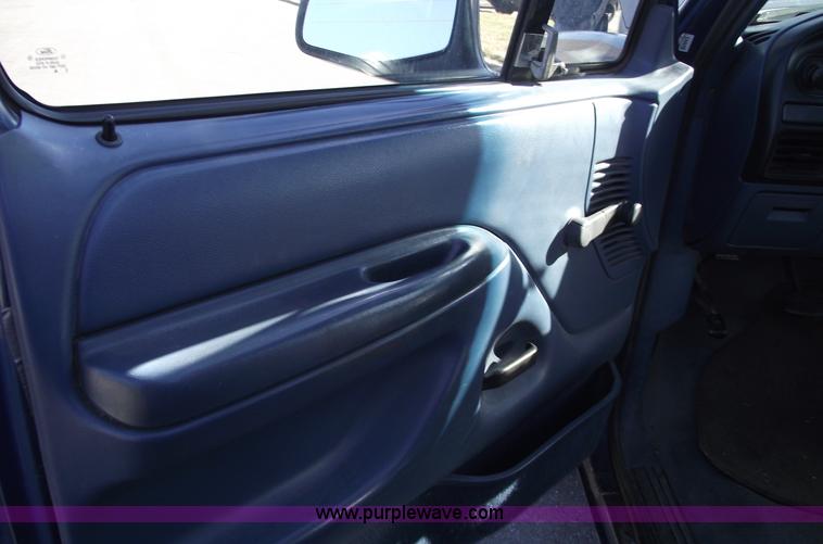 image for item E9543 1995 Ford F250 XL/XLT  service truck