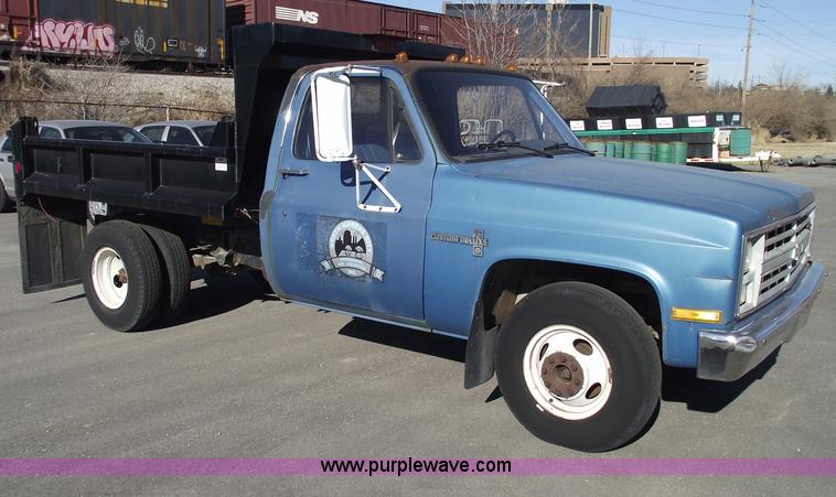 image for item E9546 1988 Chevrolet R30 pickup truck with dump bed
