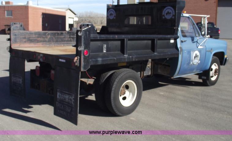 image for item E9546 1988 Chevrolet R30 pickup truck with dump bed