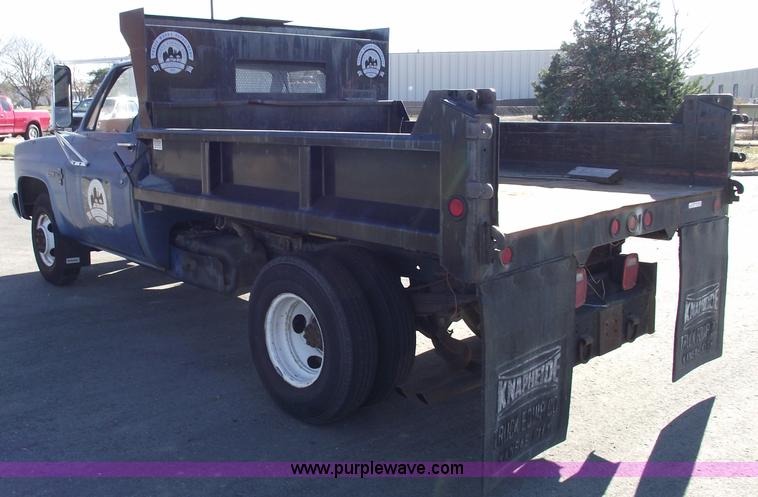 image for item E9546 1988 Chevrolet R30 pickup truck with dump bed