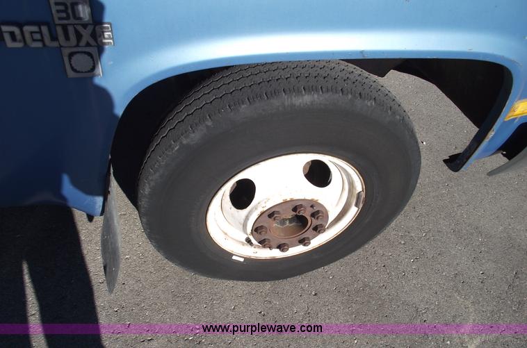 image for item E9546 1988 Chevrolet R30 pickup truck with dump bed