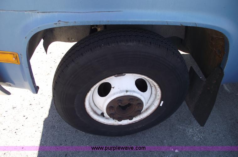 image for item E9546 1988 Chevrolet R30 pickup truck with dump bed