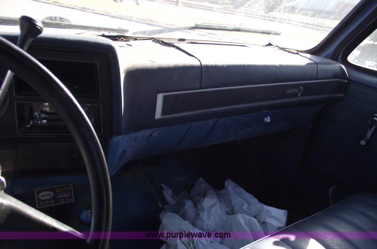 image for item E9546 1988 Chevrolet R30 pickup truck with dump bed