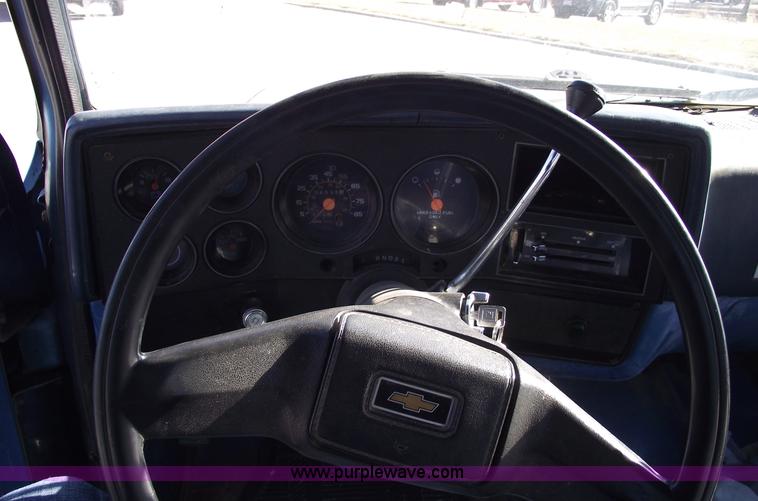 image for item E9546 1988 Chevrolet R30 pickup truck with dump bed