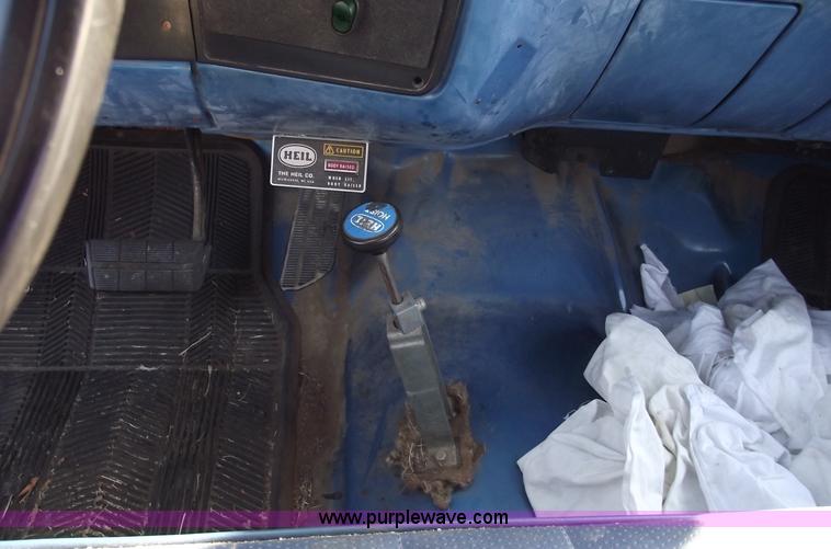 image for item E9546 1988 Chevrolet R30 pickup truck with dump bed