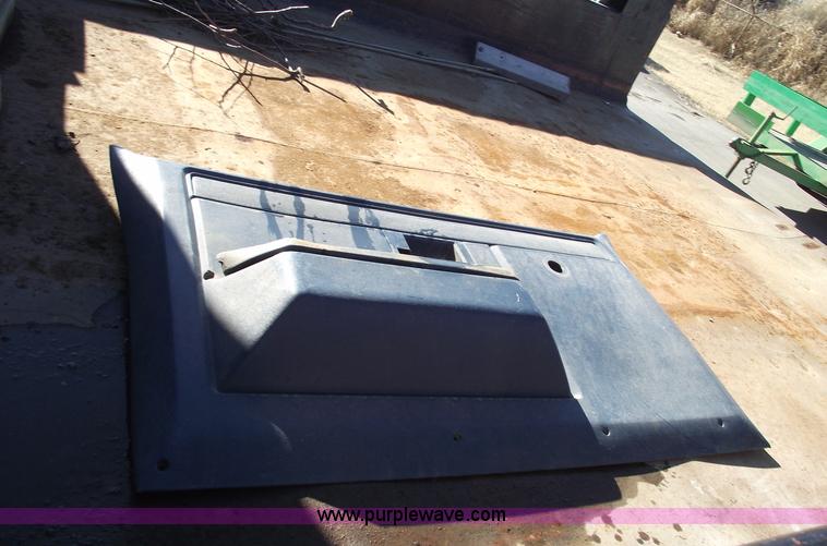 image for item E9546 1988 Chevrolet R30 pickup truck with dump bed
