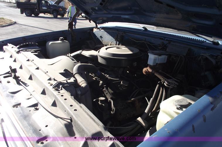 image for item E9546 1988 Chevrolet R30 pickup truck with dump bed