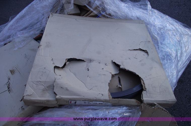 image for item E9547 Pallet of assorted seals, bearings and chains