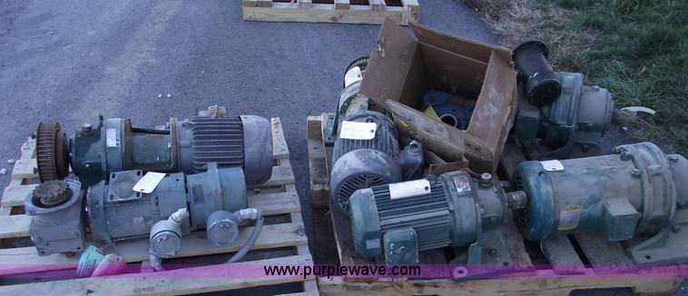 image for item E9552 (2) Pallets of electric motors
